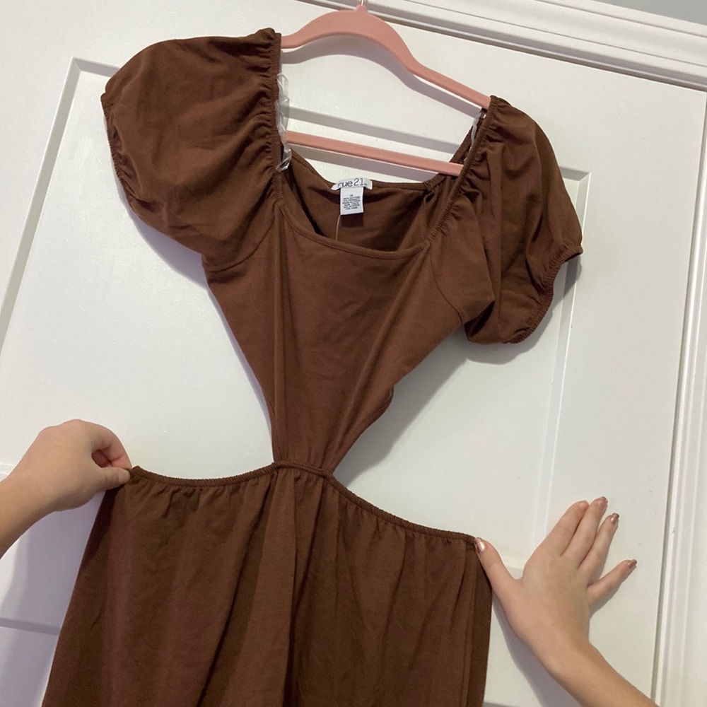 Short brown summer dress with open back